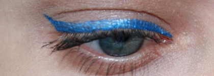 Жидкие подводки Veryme Clickit от Oriflame в голубом и чёрном цвете