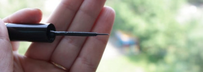 Жидкие подводки Veryme Clickit от Oriflame в голубом и чёрном цвете