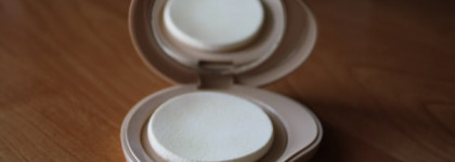 Touch of Radiance Matte Powder Foundation - Матирующая крем-пудра с экстрактом арктической морошки от Lumene № 40 - Персиковый беж