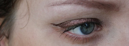 Жидкая подводка для глаз "Летнее сияние" Avon Glow liquid eyeliner в оттенке Бронзовый закат (Sunset Bronze)