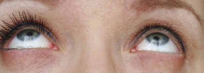 Первый пробник, после которого захотелось полную версию. Тушь Chanel Le volume de Chanel Mascara  в оттенке 10 Noir (черный)