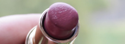 Губная помада с эффектом объема - Avon Beyond Color Lipstick Plumping Lip Color Divine Wine (винная ягода)