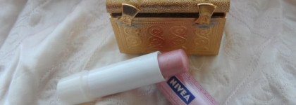 Двое из ларца, совсем не одинаковых с лица. Essence и Nivea