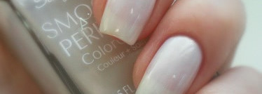 Еще один вариант маникюра: Essie Blanc + Sally Hansen Fog