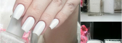 Еще один вариант маникюра: Essie Blanc + Sally Hansen Fog