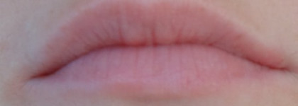 Мы кораллы : стойкая губная помада Essence longlasting lipstick №01 coral calling