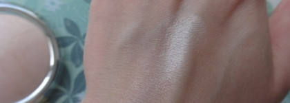 Сияющий шар - Хайлайтер High Glow Mineral Highlighting Powder 010 light infusion от Catrice