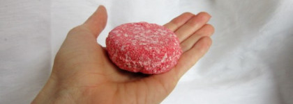 Lush New Shampoo Bar – Твердый шампунь для всех типов волос «Новинка»