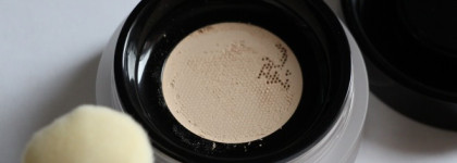 Рассыпчатая пудра Chanel Vitalumiere Loose Powder Foundation Spf15 With Mini Kabuki Brush в оттенке № 10
