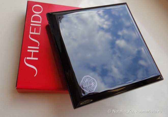 Очень летние Shiseido Luminizing Satin Eye Color Trio RD299 Beach Grass
