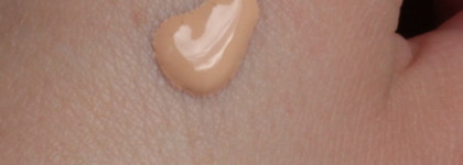 Тональная сыворотка Dior Capture Totale Serum de Teint SPF 25 в оттенке 010 ivory