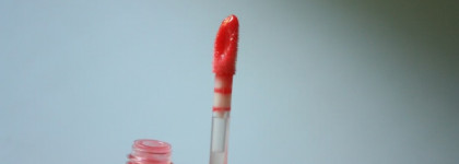 Пара нормальных: Lumene Wild Rose Volume Lip Gloss/Блеск для губ с эффектом объёма/ №21, №27