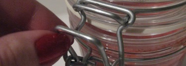 Земляничное настроение. Yves Rocher Les Plaisirs Nature Body Exfoliant Strawberry – Эксфолиант для тела «Лесная земляника»