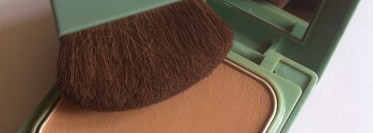 Летнее легкое перышко- Пудра Almost Powder Makeup SPF 15 от Clinique № 04