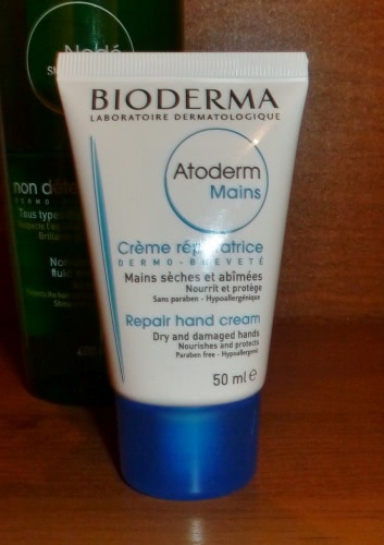 Bioderma: шампунь Nodé Fluid Non-detergent shampoo и крем для рук Atoderm Mains Repair hand cream