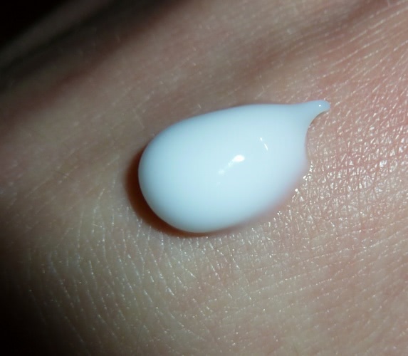 Bioderma: шампунь Nodé Fluid Non-detergent shampoo и крем для рук Atoderm Mains Repair hand cream
