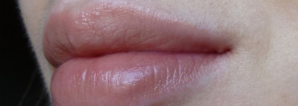 Увлажняющая губная помада Maybelline Hydra Extreme Lipstick #742 Luminous Beige