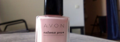 Ласковый и нежный дуэт Sally Hansen `Xtreme wear` и Avon nailwear pro+