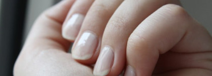 Нежный маникюр на каждый день. Essie Ballet Slippers (№6) и OPI Pirouette My Whistle (NL T55)