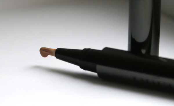 Консилер Burberry Sheer Concealer Luminous concealer №02 soft beige