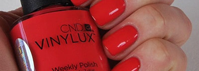 Не удивили! Лаки CND Vinylux Pink Bikini №134, CND Vinylux Lobster Roll №122, CND Vinylux Weekly Top Coat