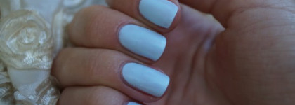 Летняя прохлада с лаком для ногтей Catrice Candy Shock C02 Play It Blue