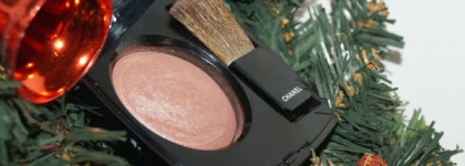 Рождественское настроение c румянами Chanel Joues Contraste Powder Blush №84 Accent