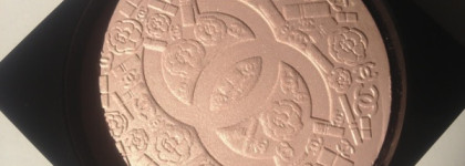 Сhanel Poudre Signee De Chanel Illuminating Powder - Пудра-хайлайтер