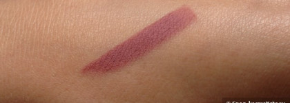 Chanel Le Crayon Levres Precision Lip Definer Контурный карандаш для губ в оттенке No. 32 ( Pivoine )