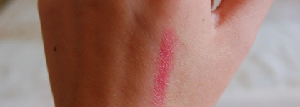 Губная помада Lipmania Very Me от Oriflame в оттенке "Дерзкий Мак"