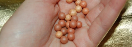 Пудра-шарики для лица и тела  Bronzer pearls «Glow» от Avon