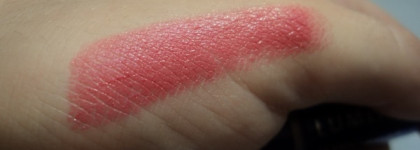 Неоднозначная помада Lumene Classic Lipstick (в оттенке №14 Memory)