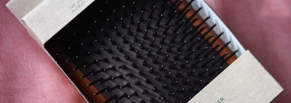 Into the woods - Массажная расческа для волос Aveda Wooden Paddle Brush