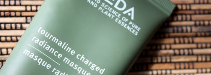 Маска для придания свежести и сияния коже лица Aveda Tourmaline Charged Radiance Masque