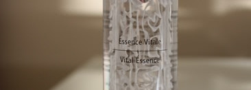 Баловство или необходимость? Chantecaille Vital Essence