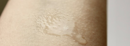 Хлопковое облако в бутылке: матирующий фиксатор макияжа Holika Holika