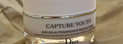 Антивозрастной крем для лица обновляющий и придающий сияние коже Dior Capture Youth Age-Delay Progressive Peeling Creme