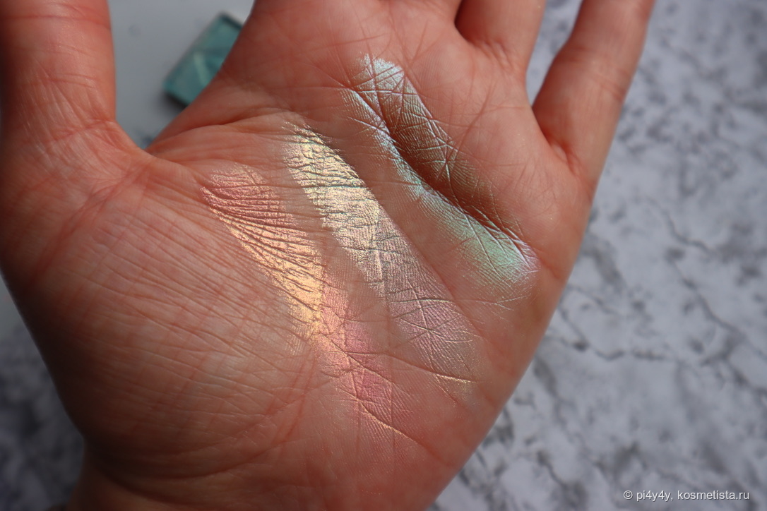 Lethal Cosmetics Magnetic Pressed Multichrome Shadow. Слева направо: #Proxima, #Genesis, #Retrograde