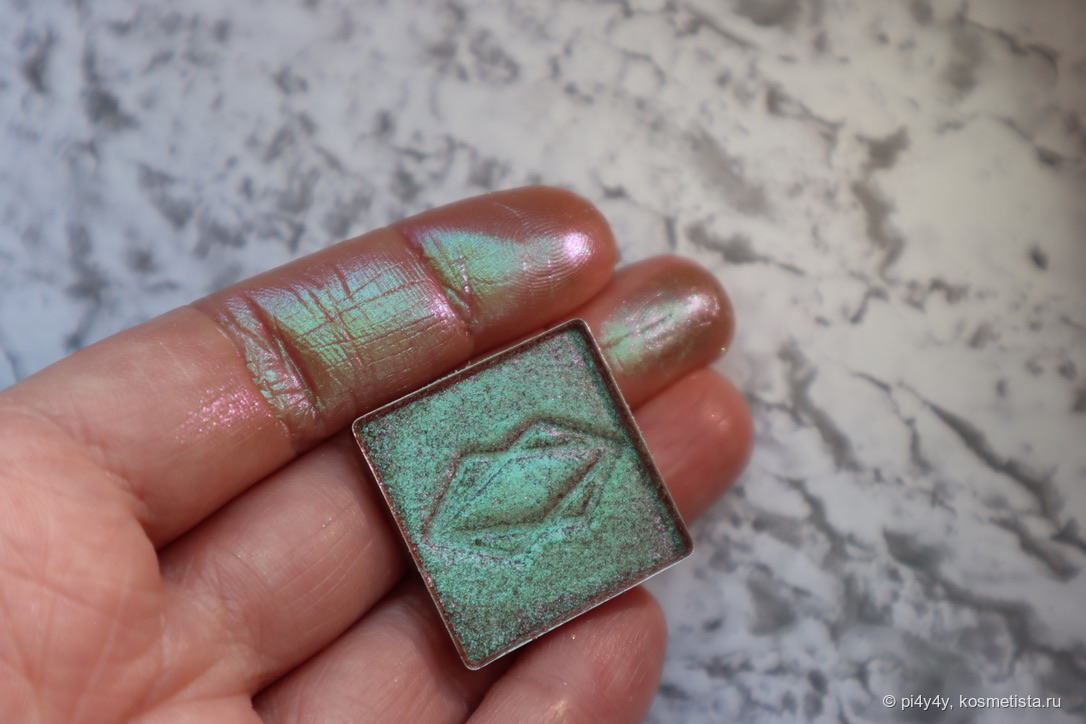 Lethal Cosmetics Magnetic Pressed Multichrome Shadow #Retrograde