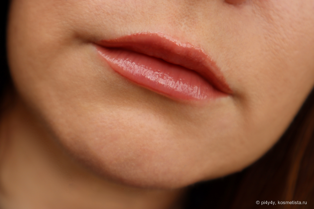 Lisa Eldridge Gloss Embrace Lip Gloss Muse наслоила от души