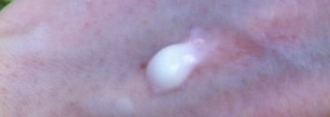 Разочаровал: Biotherm Skin Vivo Yeux Reversive anti-aging eye gel with thermal plankton