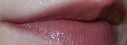 Помада для холодной осени Revlon Colorburst Lip Butter #1 Pink Truffle