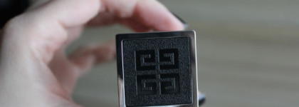 В косметичке новичок Givenchy Teint Couture Long-Wearing Fluide Foundation SPF 20 - PA ++ Illuminating&Comfortable #1 (Elegant Porcelain)