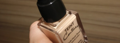 В косметичке новичок Givenchy Teint Couture Long-Wearing Fluide Foundation SPF 20 - PA ++ Illuminating&Comfortable #1 (Elegant Porcelain)