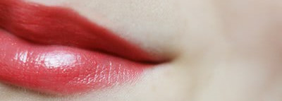 Увлажняющая губная помада "Соблазн" в оттенке "Коралл" (Tangerine) от Avon