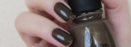 China Glaze Nail Lacquer with hardeners 935 "Ingrid"