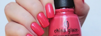 Идеальный лак для отпуска China Glaze "Strike a rose"