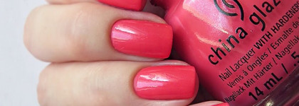 Идеальный лак для отпуска China Glaze "Strike a rose"