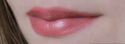 Увлажняющая помада для губ Limoni Lipstick 01