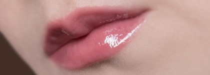 Urban Decay Naked Lipgloss Ultra Nourishing Gloss Liar